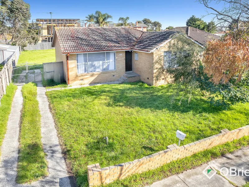 3BR house on 664sqm (approx.) ideal for rental, updating, dual occ. with approved plans/permits