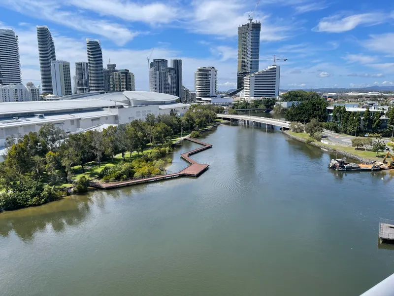 LOOKING FOR A HOLIDAY LIFESTYLE - LOOK NO FURTHER