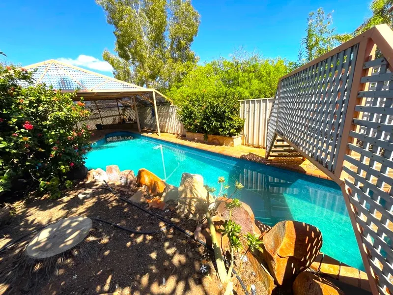 Huge pool, spa & large rear yard!