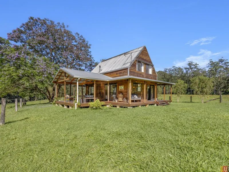 Tranquil Chalet with Nulla Nulla Creek Frontage