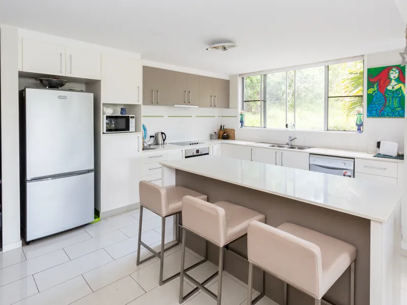 Central Airlie Beach Sea View Apartment