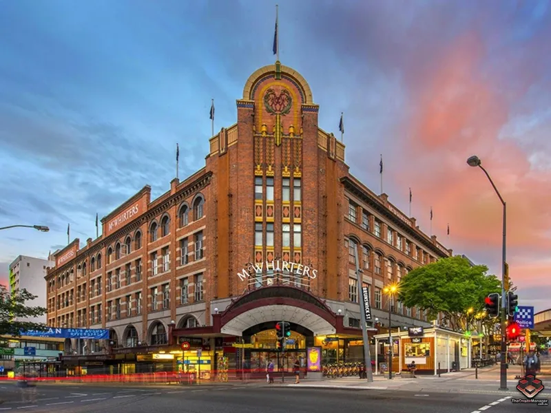 3 BEDROOMS LUXURY APARTMENT IN THE ICONIC MCWHIRTERS BUILDING
