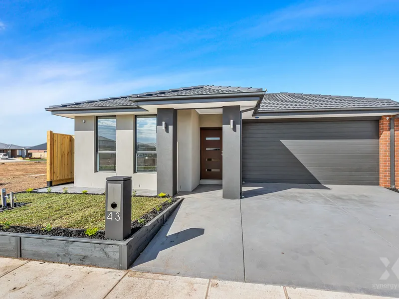 Discover Your Dream Home in the Alamora Estate Gem!!!!