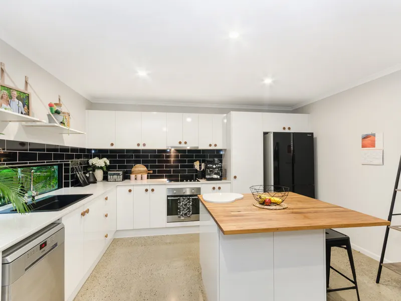 Beautiful Modern Home!!