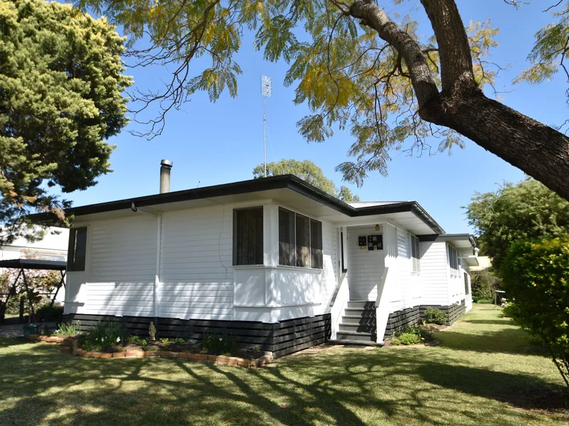 POSITION BUYING IN A  LEAFY LOCATION - PERFECT STARTER OR INVESTMENT OPPORTUNITY...