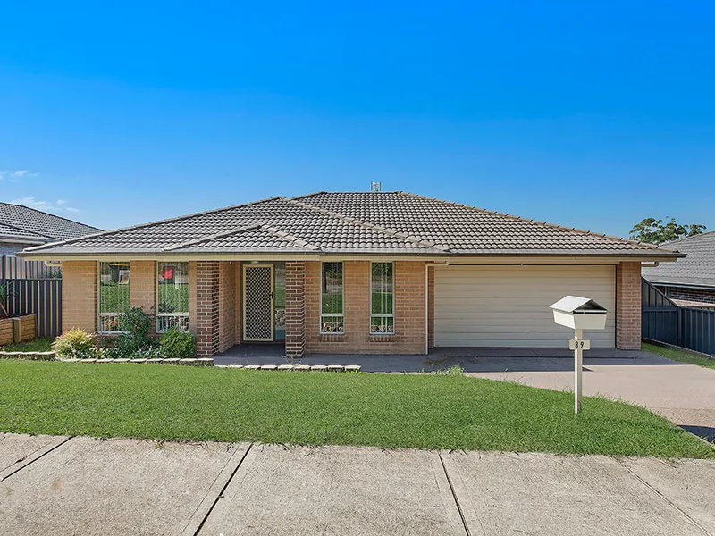 NEAR NEW - GREAT FIRST HOME