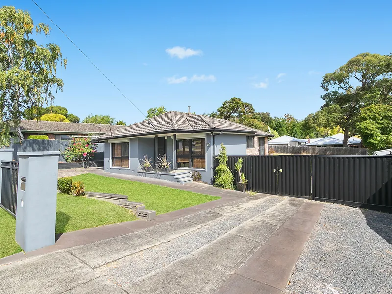 Live the Great Australian Dream on a classic quarter acre block (approx.)
