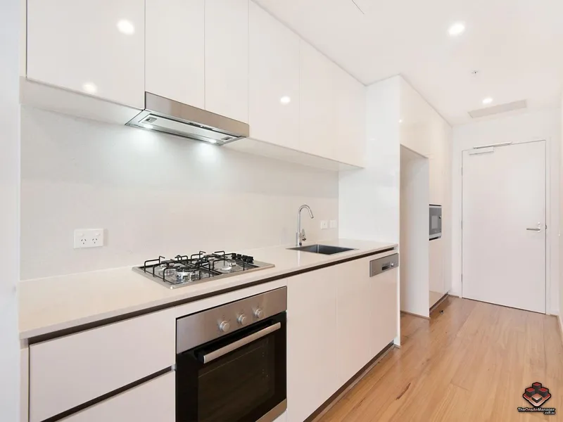 CAPRI LEVEL 8 - 1 BEDROOM 1 BATHROOM APARTMENT PLUS A STUDY ROOM