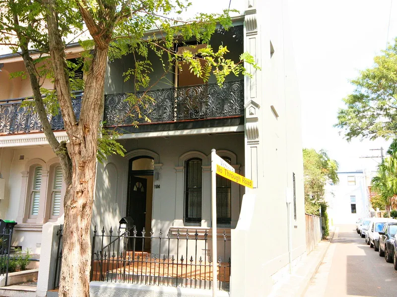 BEAUTIFUL 3 BEDROOM TERRACE!