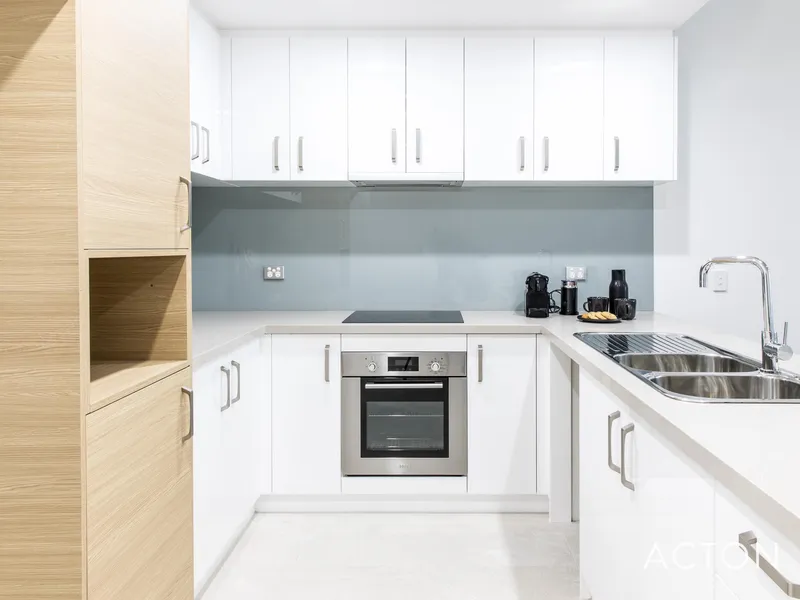 BEAUTIFULLY PRESENTED TWO BEDROOM APARTMENT - RIVER VIEWS