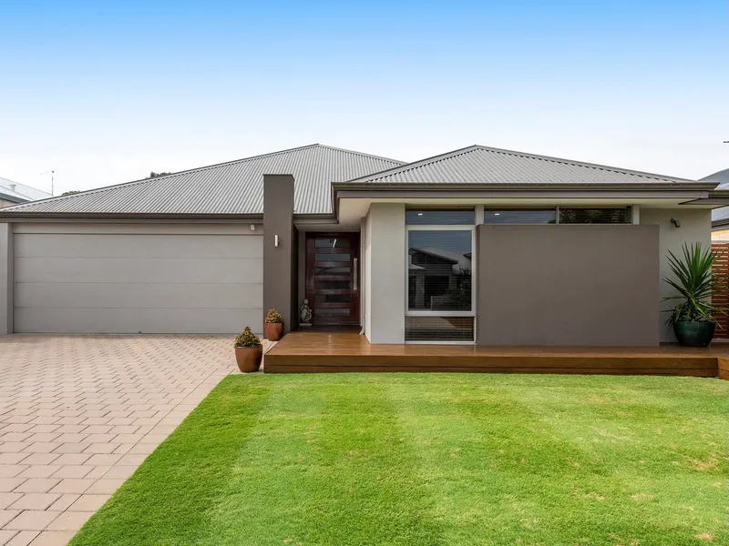 4x2 Beachside Madora Bay catchment Oakwood Primary