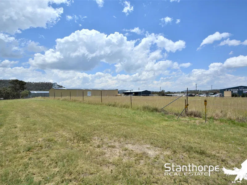 STANTHORPE - RARE INDUSTRIAL LANE - HUGE 3,900M2 IN BEST POSSIBLE PROMINENT POSITION
