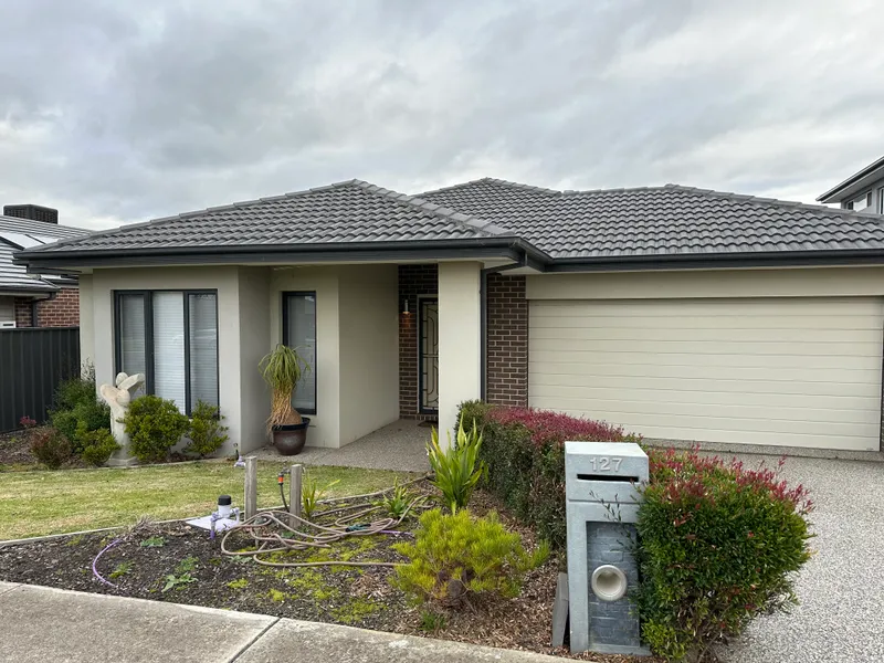 'Classic Family Home' - For Lease