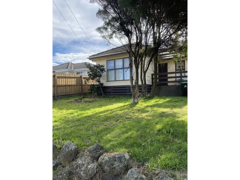 GET IT WHILE ITS HOT! 3 or 4 BEDROOM HOME