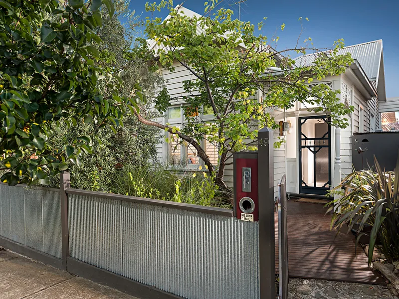 Edwardian Belle with Exceptional Flair and Flexibility