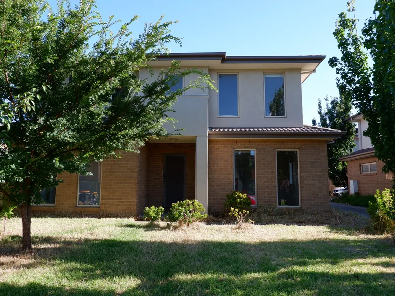 Double Storey Stylish Townhouse, Walk To Monash University! (Not Furnished)