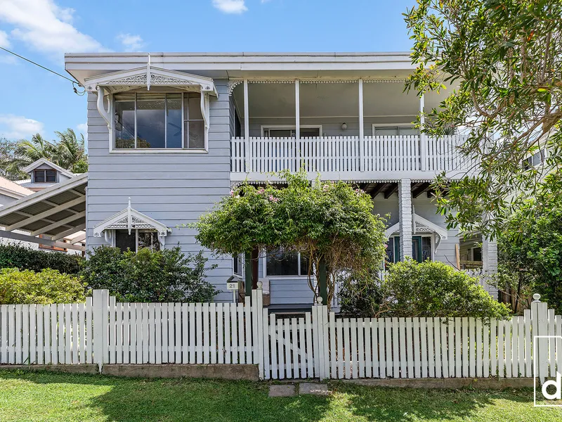 Idyllic Family Cottage with Outstanding Approved Development Opportunity!