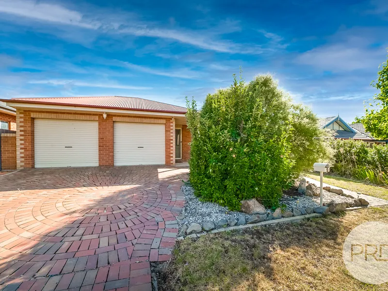 9 Clipper Way, Estella NSW 2650