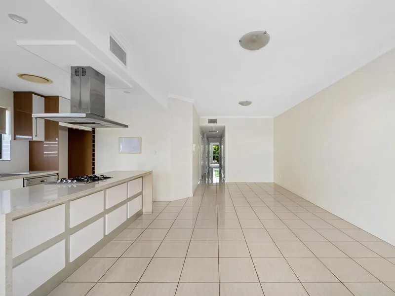 FAMILY SIZED APARTMENT IN THE HEART OF INDOOROOPILLY!