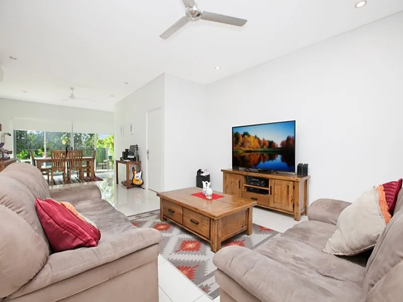 Pet Friendly Townhouse in great neighborhood