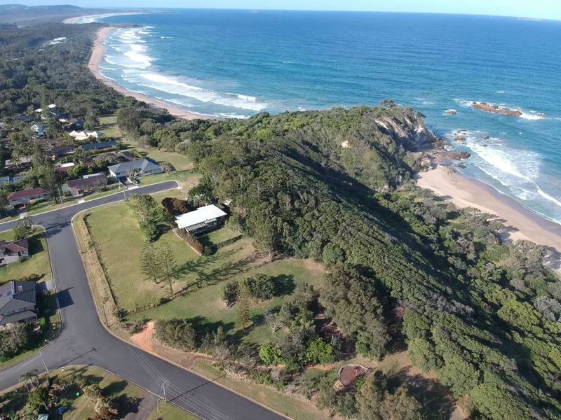1495 m² on a headland. 360° degree ocean and mountain views. Sapphire Beach Coffs Harbour