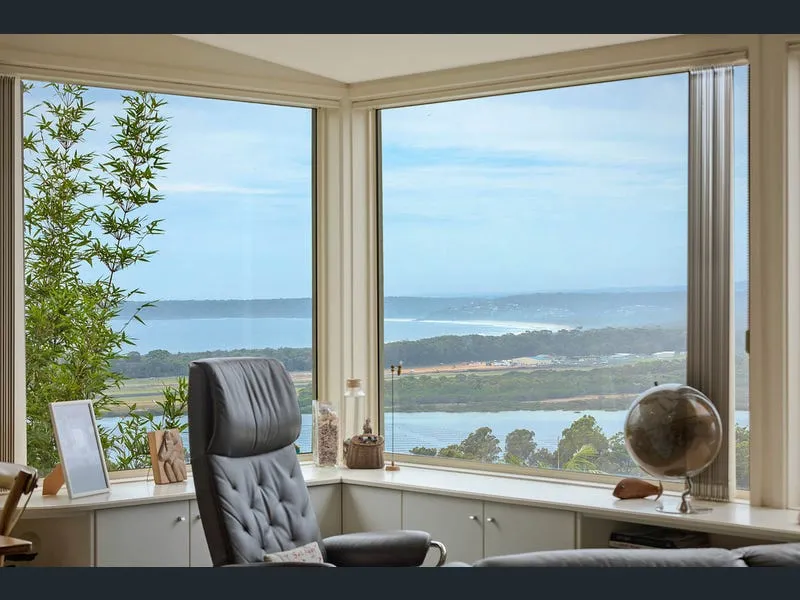 Amazing Views of Merimbula Lake - 3 bedroom home