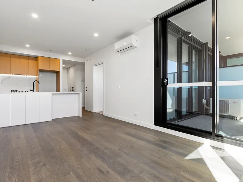 Brand New Sophisticated Apartment in the New 