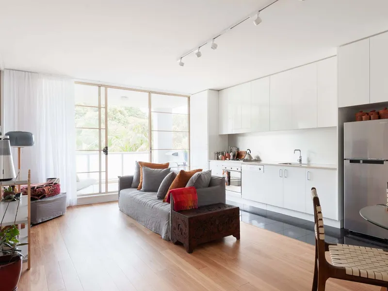 Sun-Filled Designer Apartment With A Resort-Like Feel In The Landmark Paddington Barracks