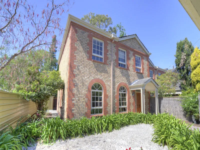 3-Bedroom Townhouse in perfect location