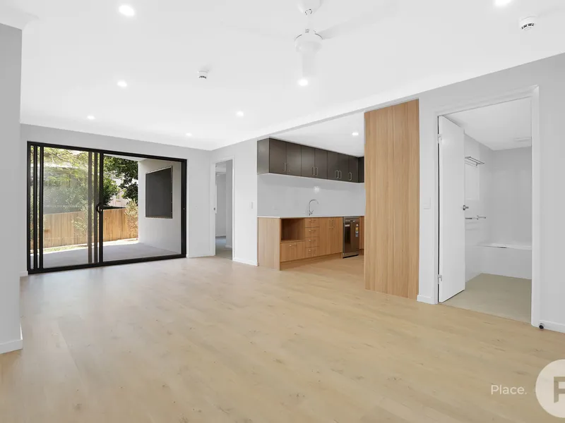 Brand New Unit Designed For Luxury Living!