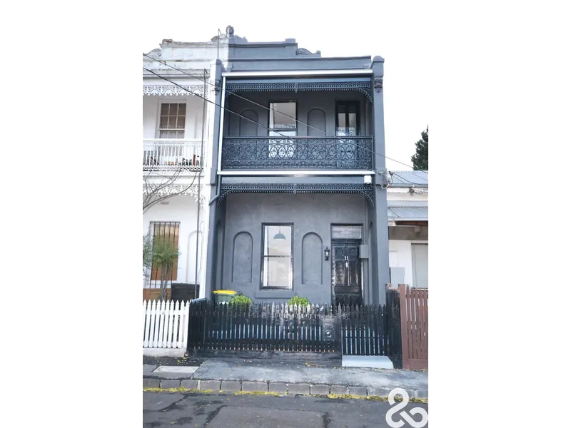 CAPTIVATING MODERN VICTORIAN WITH THE 