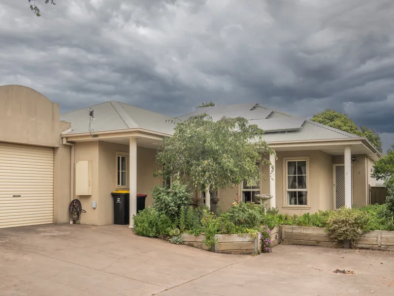 Fully Furnished Elegant Townhouse