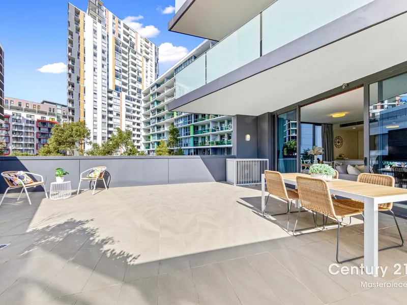 Total 145sqm! Spacious Courtyard!!