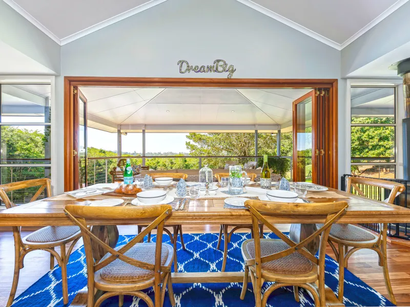 RELAX AND REVEL IN THE MAGIC OF THE HINTERLAND