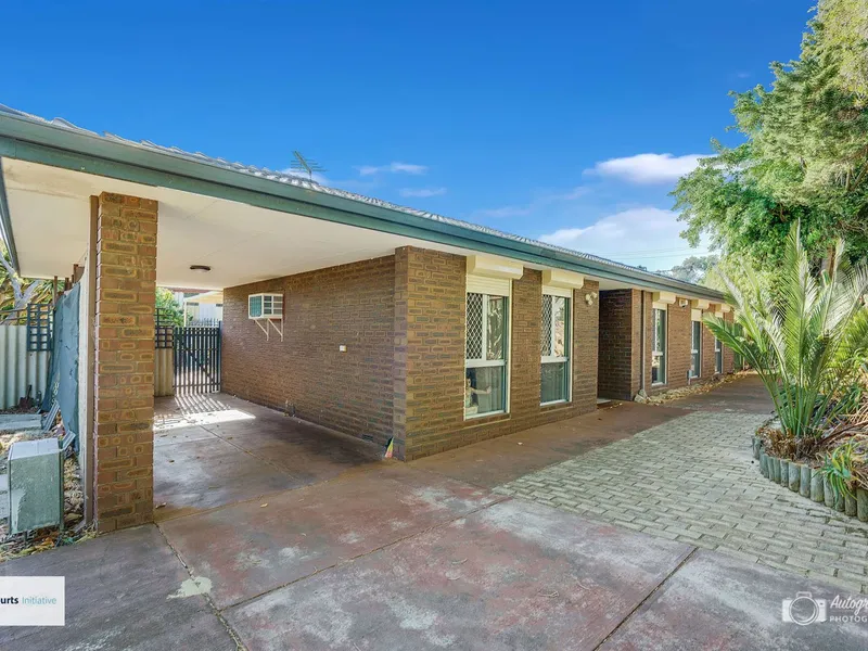 Alex Dabag Presents.. 741sqm corner block!
