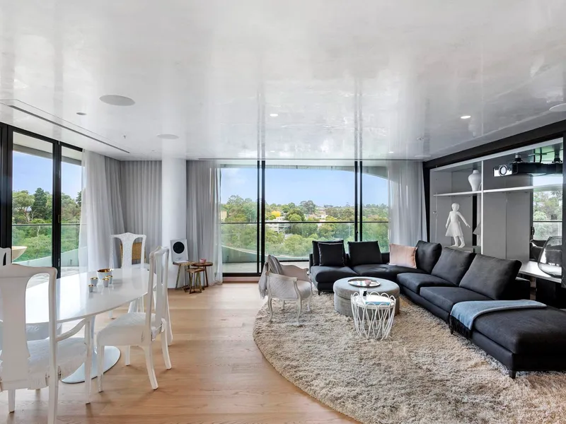 Luxurious designer living, striking views and a glamourous party terrace