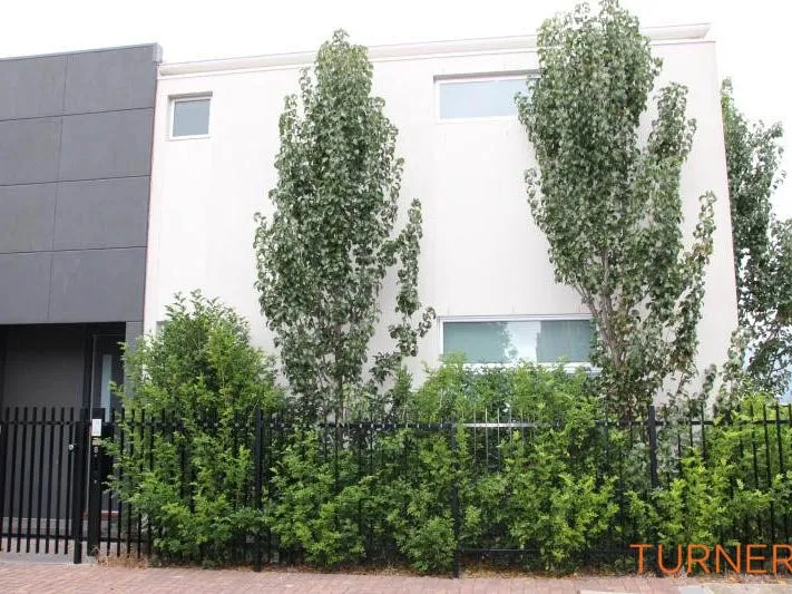 Modern Townhouse in the Heart of Norwood!