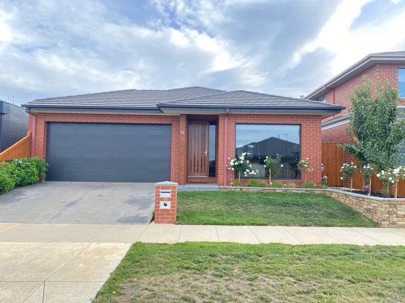 Impressive modern home in beautiful prestigious insignia estate is position perfect.