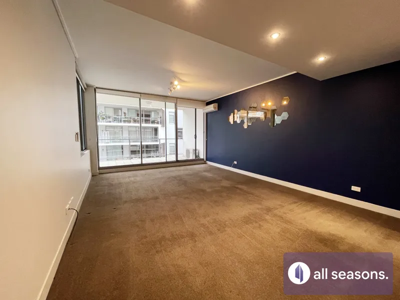 Waterviews and North Facing Split-Level Life Style