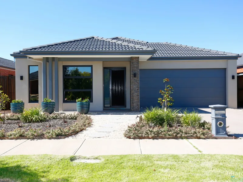 Absolutely Stunning With Your Own Gardener!