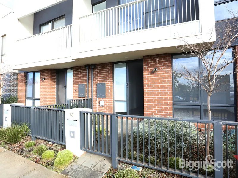 3 Bedroom Townhouse Styled with Abundance of Natural Lights