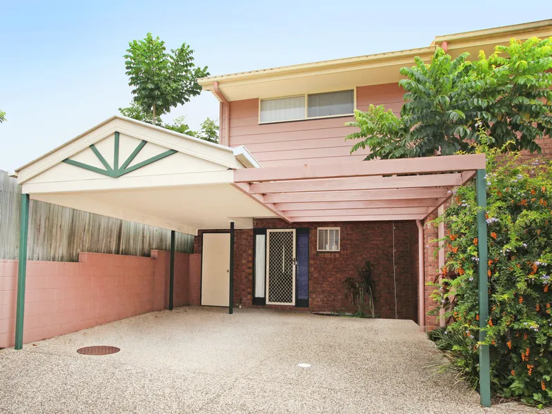 TWO STORY TOWNHOUSE IN THE HEART OF NAMBOUR