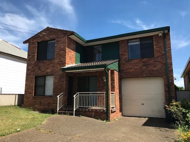 BIG FAMILY HOME CLOSE TO ALL AMENITIES