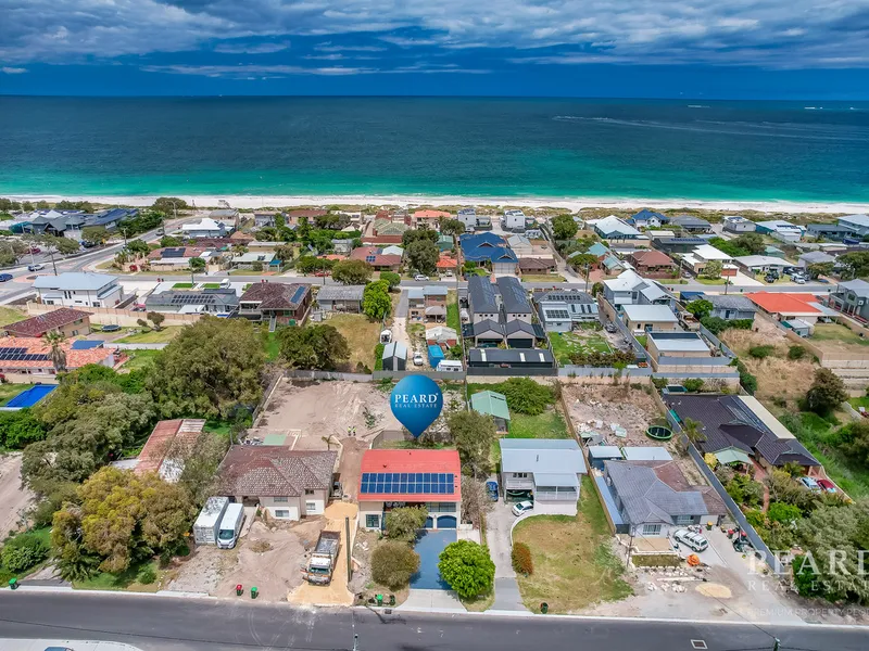 So Close to the Beach + Bonus Studio Apartment