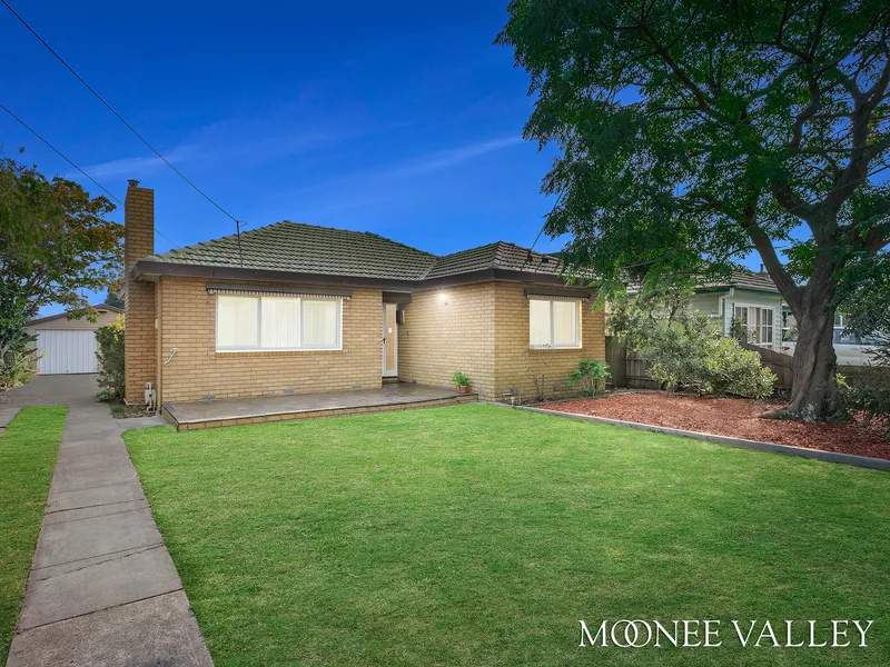 An Ideal & Affordable Starter In Popular Surrounds!