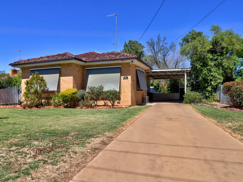 Neat and tidy brick home
