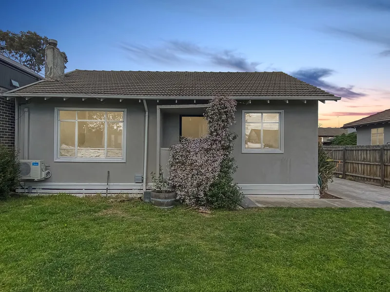 PERFECTLY PROPORTIONED HOME IN A PRIZED THORNBURY LOCATION