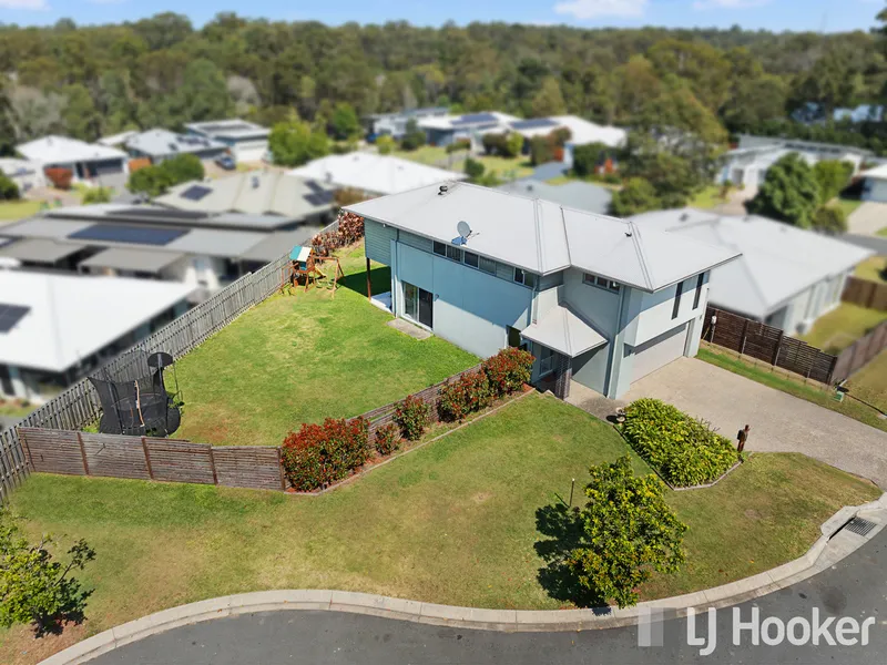 MODERN FAMILY HOME WITH HUGE SIDE ACCESS LOCATED IN A QUIET CUL-DE-SAC