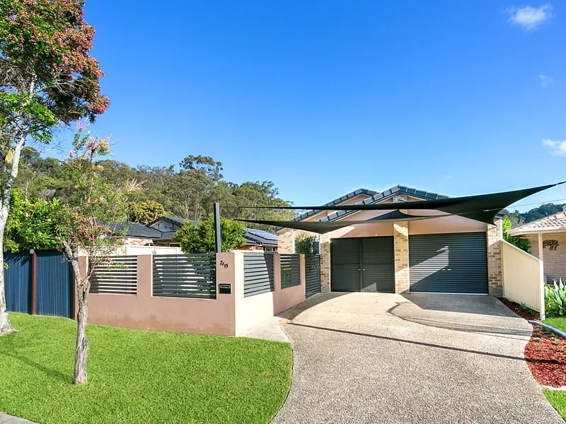 Enjoy relaxed coastal living just minutes to Currumbin Creek