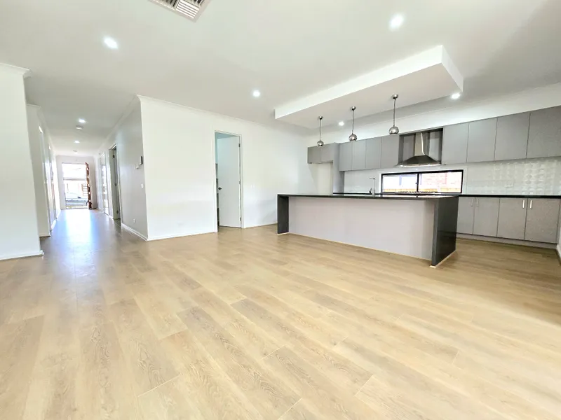 IT'S A WINNER!! 2 Master Bedrooms, 3 Bathrooms & More. Come Check It Out!